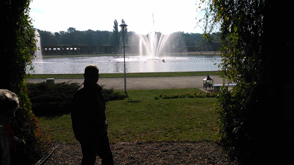 Wasserspiele und Pergola bei der Jahrhunderthalle