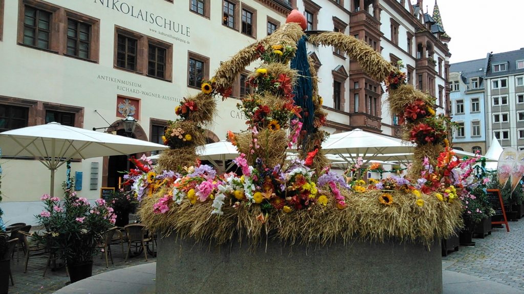 Erntedankbrunnen bei der Nikolaikirche